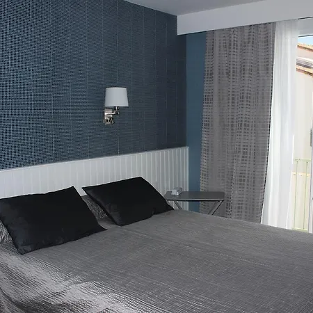 Les Colonnes Hotell 2*